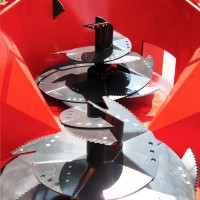 Кормораздатчик - измельчитель - смеситель Metal-Fach t659 (производство Польша)